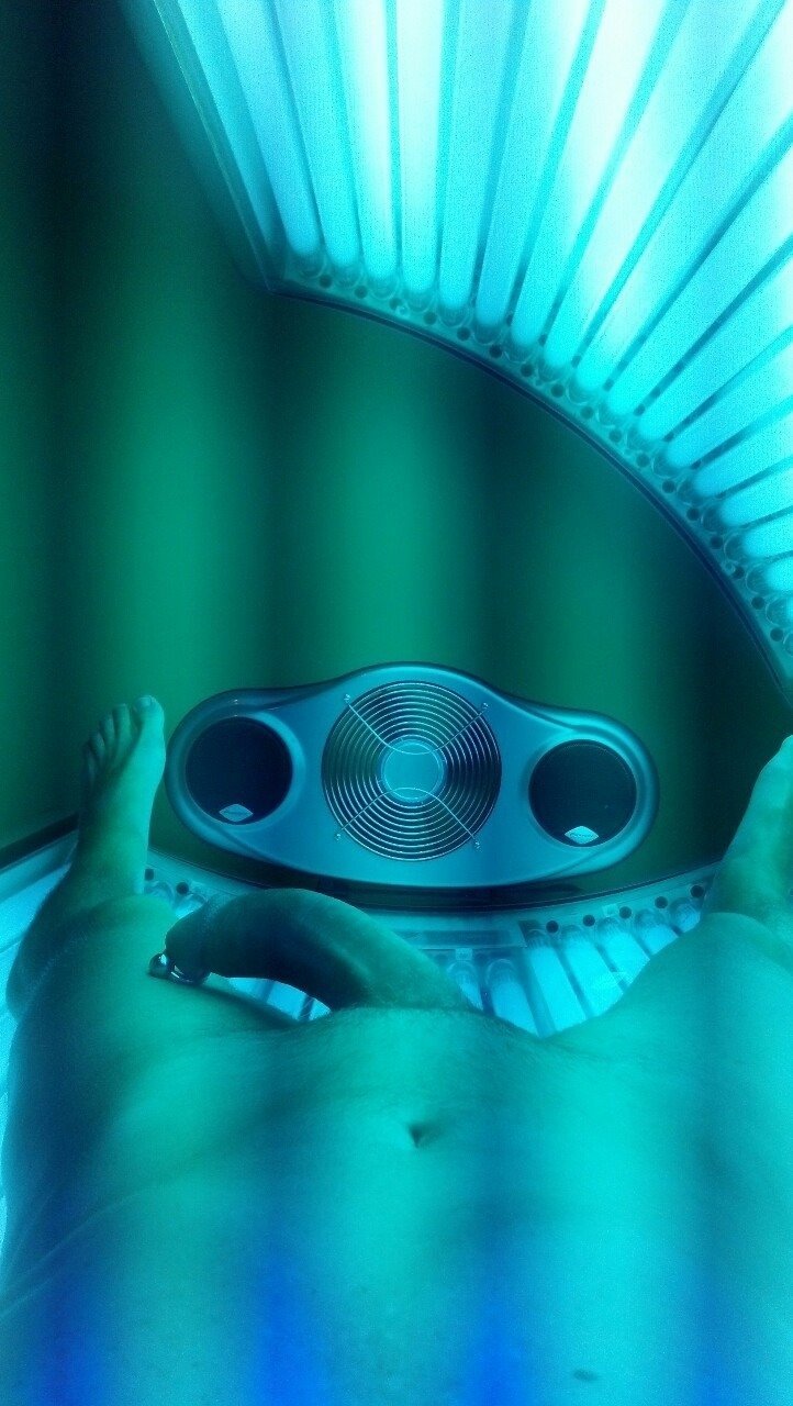 Spycam In Tanning Bed 32