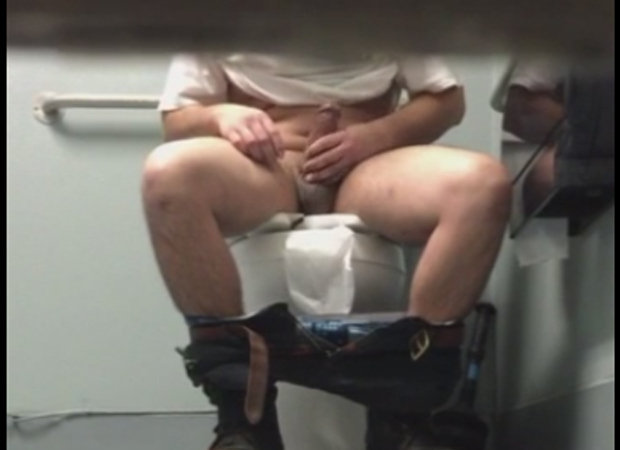 Порно Мужчин В Туалете