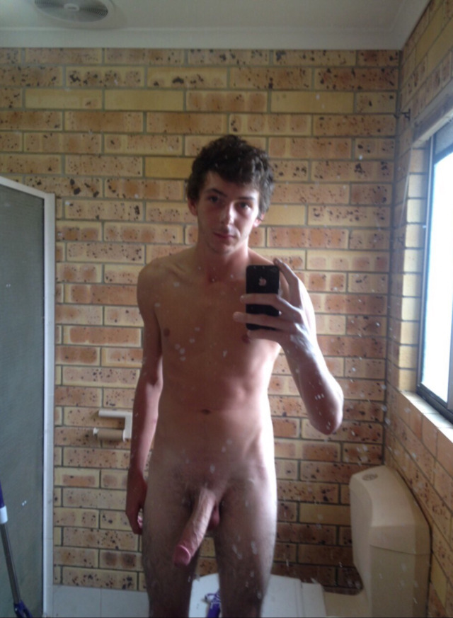 Normal Naked Guy Selfies