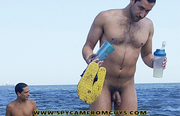 Uncut Nudist Beach - Male Nudist - Mentortijd