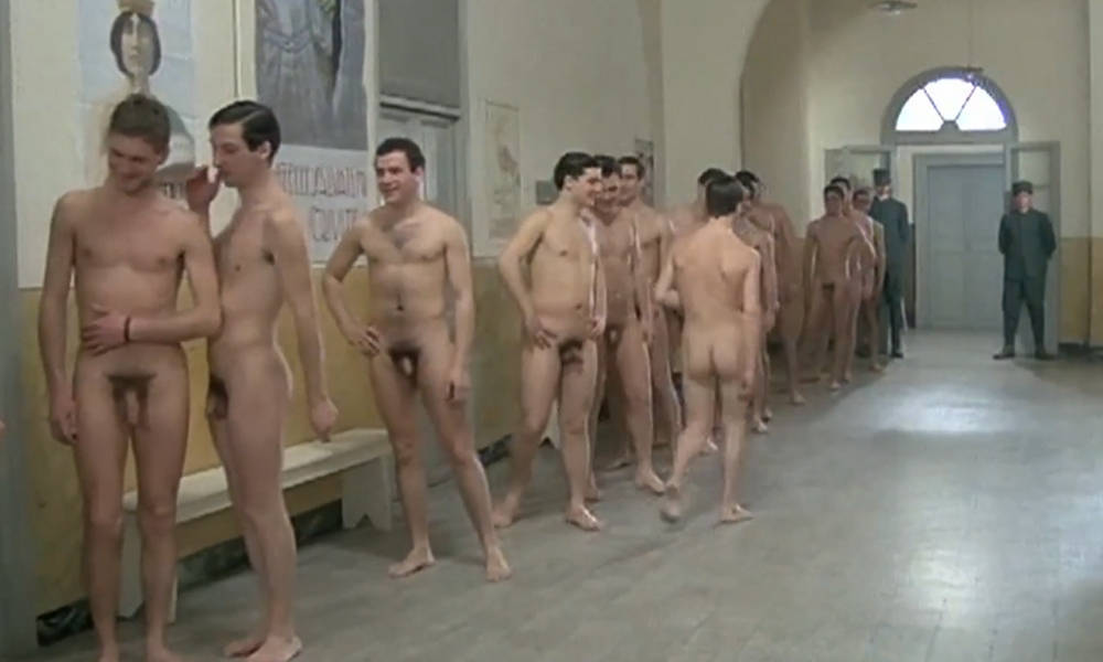 1000px x 600px - Guys full frontal naked in an italian movie - Spycamfromguys, hidden cams  spying on men